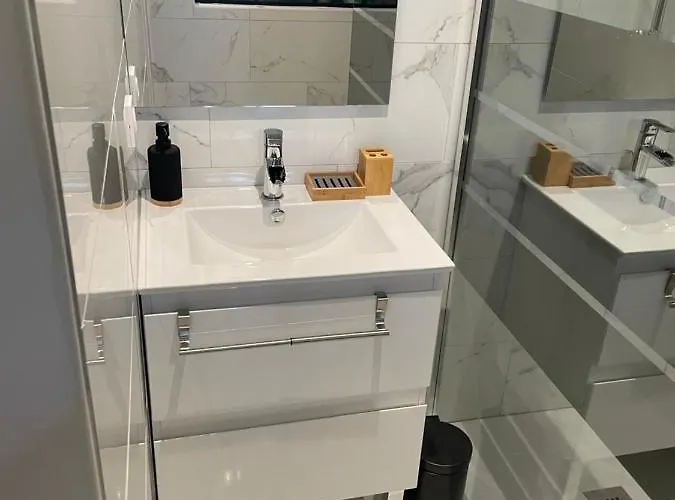 Apartament En Rez De Jardin Equipe *